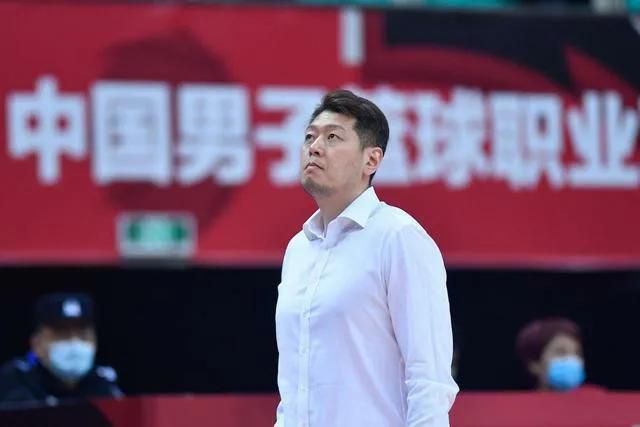 亚洲人妖av一区二区